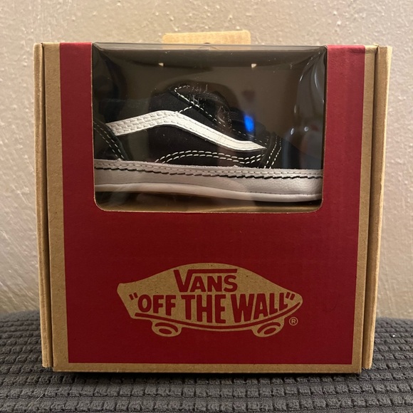 Baby Old Skool Crib Vans - Picture 1 of 3